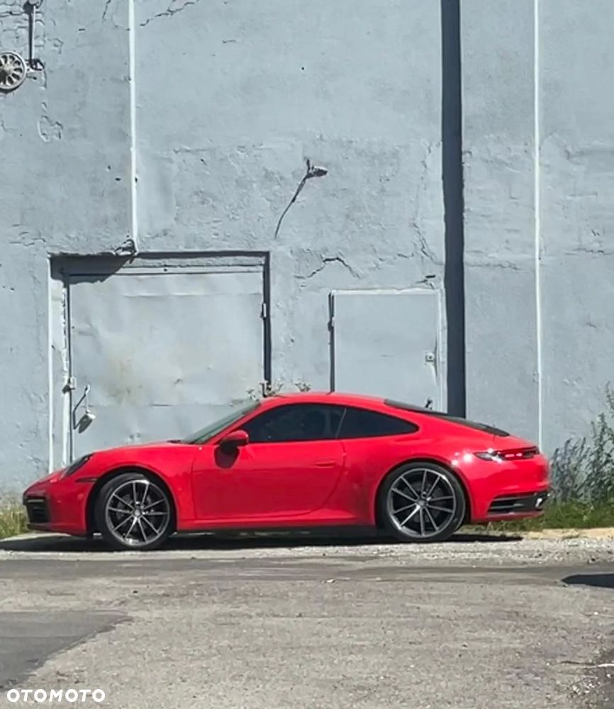 Porsche 911 Carrera 4 - 8