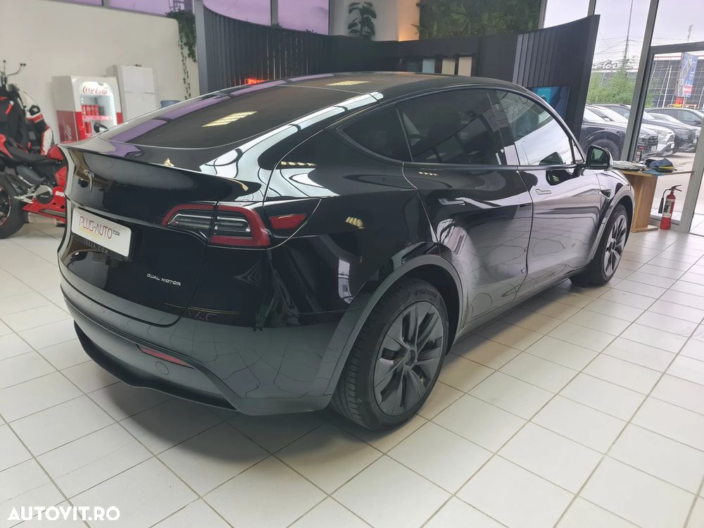 Tesla Model Y AWD Long Range - 6