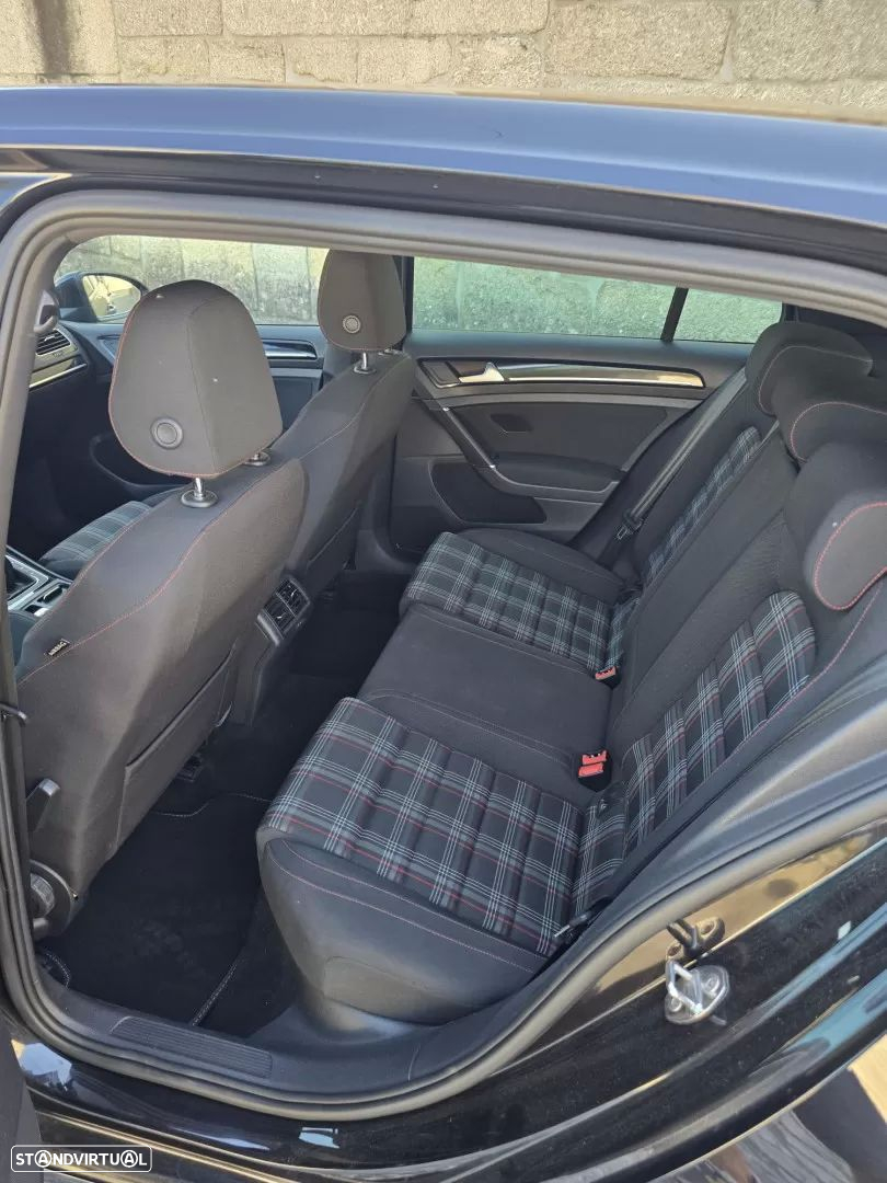 VW Golf 2.0 TSi GTi Performance - 14