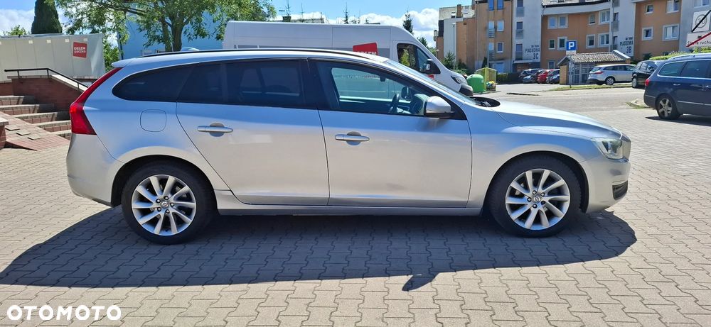Volvo V60 D2 Summum - 4