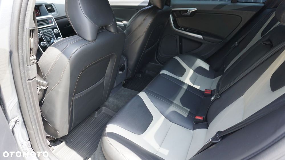 Volvo S60 T5 Geartronic Summum - 22