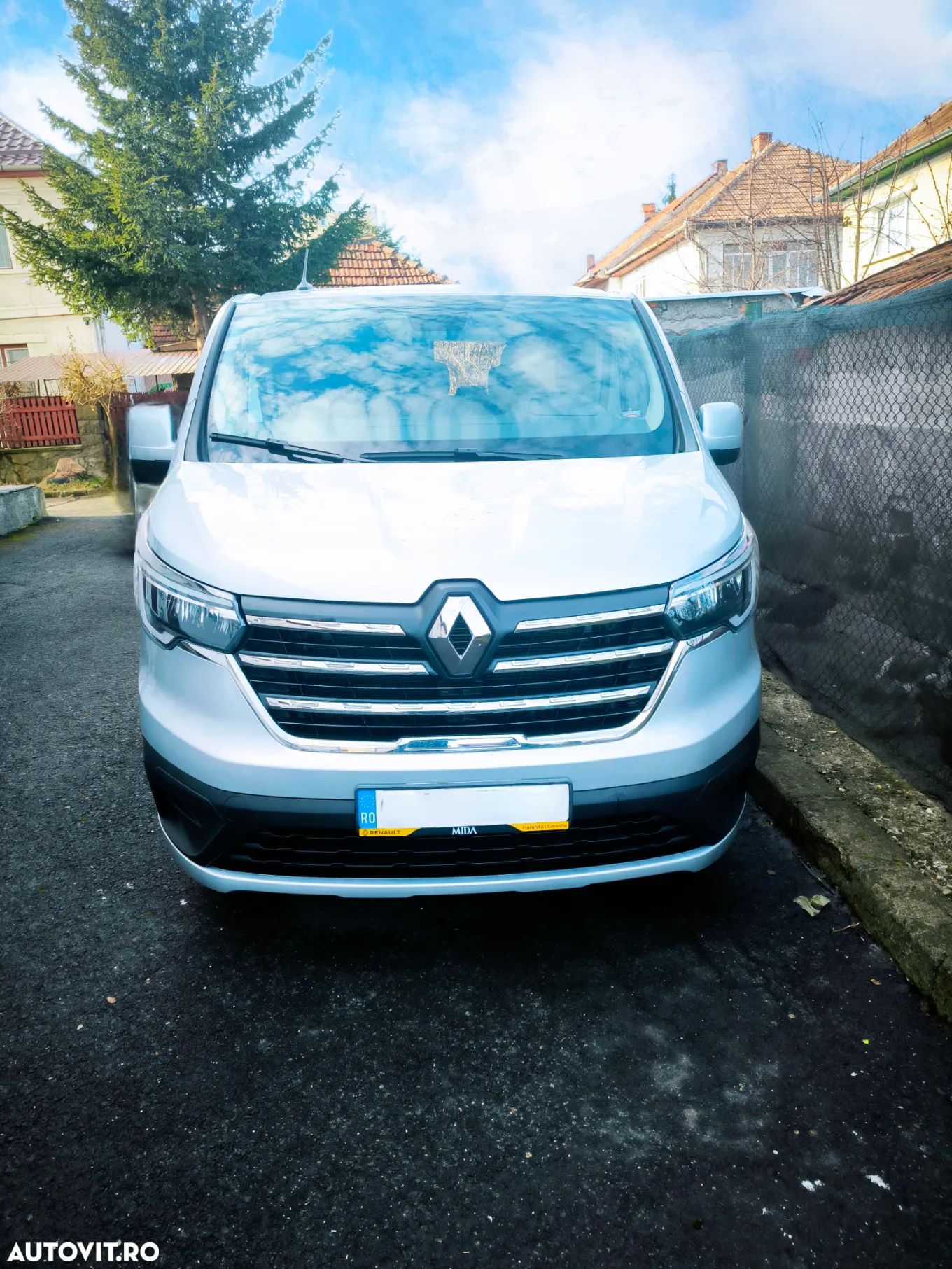 Renault Trafic Combi 2.0 Blue dCi 150 S&S L2 8+1 Zen - 1