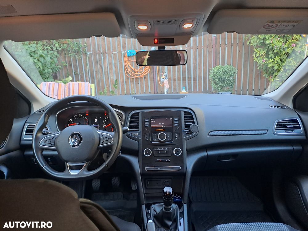 Renault Megane TCe 140 GPF Life - 9