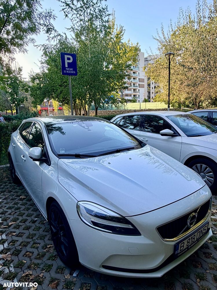 Volvo V40 D3 Aut. Momentum - 1