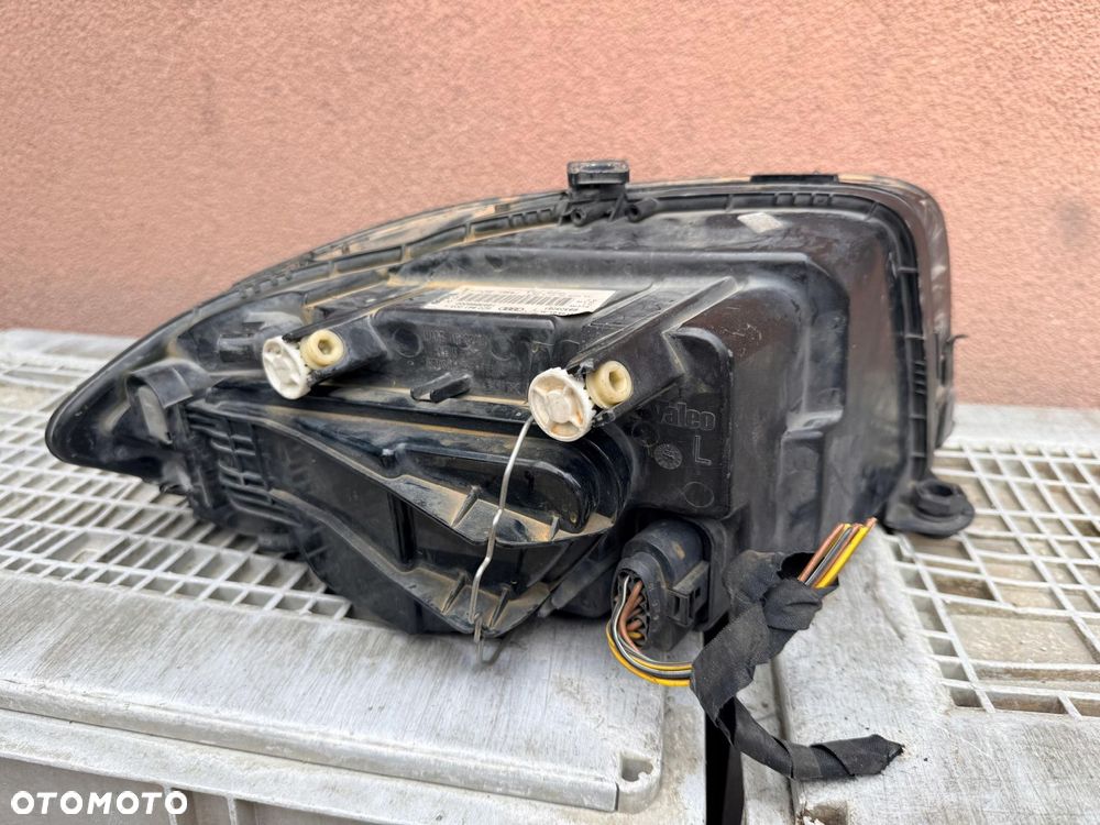 Lampa przednia AUDI A2 LEWA EUROPA ORYGINALNA VALEO - 2