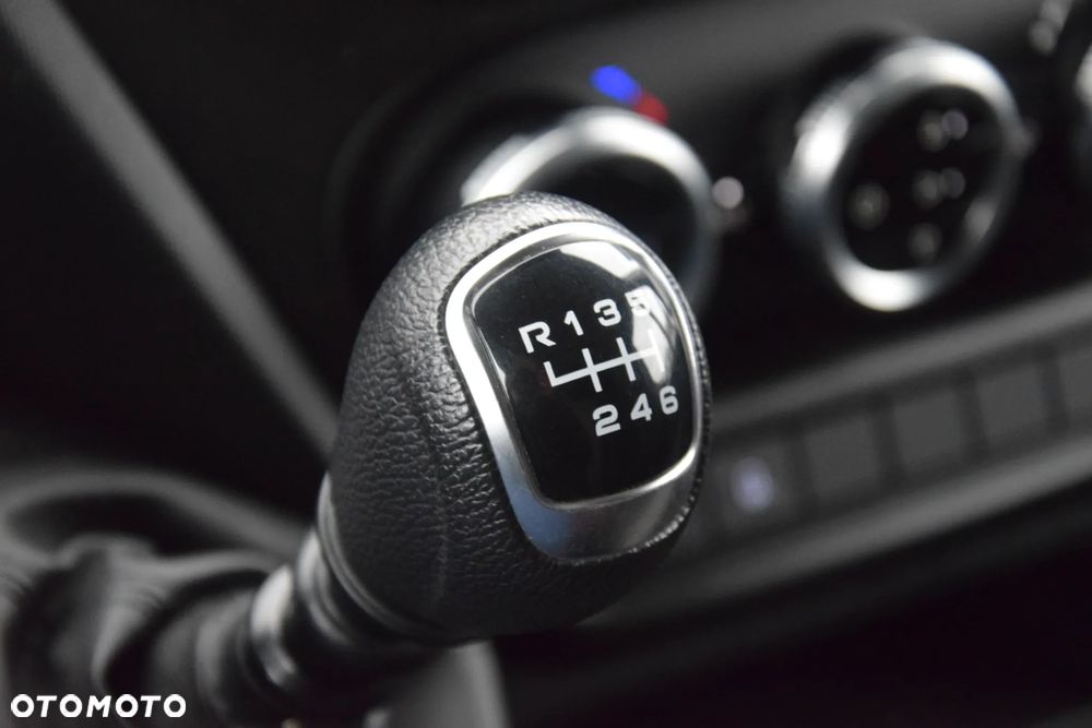 Iveco DAILY MAXI 35S16 / 2.3 - 160 KM / NOWY MODEL / 3 OSOBY / DOSTAWCZE / BLASZAK / KLIMA / CZUJNIKI COFANIA / TRYB CITY-ECO / 2023 / SERWISOWANY / SPROWADZONY Z NIEMIEC - 35