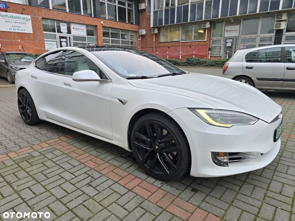 Tesla Model S D - 5