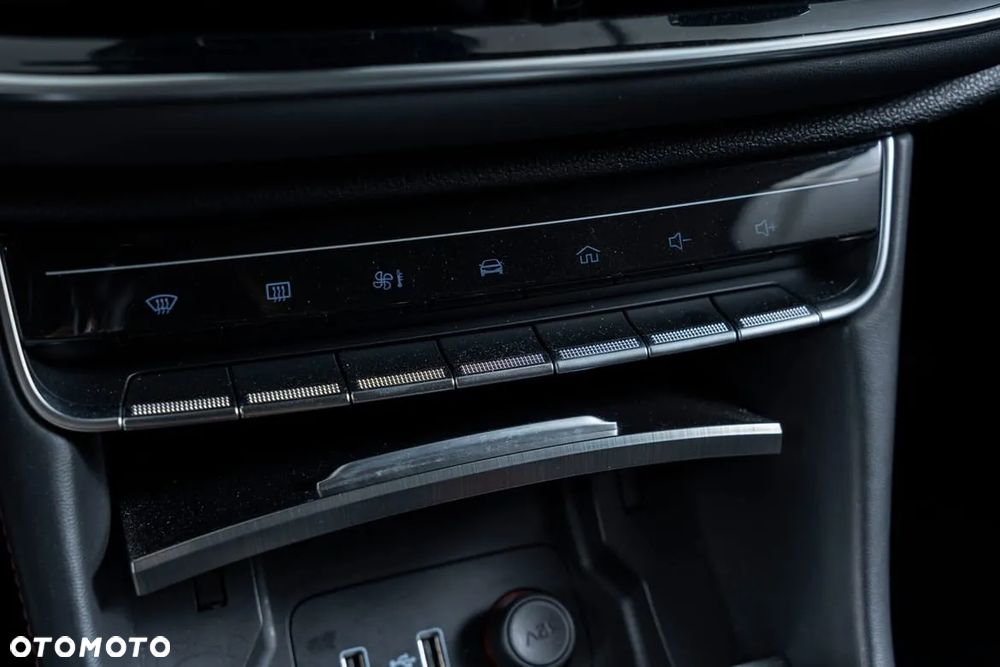 MG EHS 1.5T-GDI PHEV Luxury - 16
