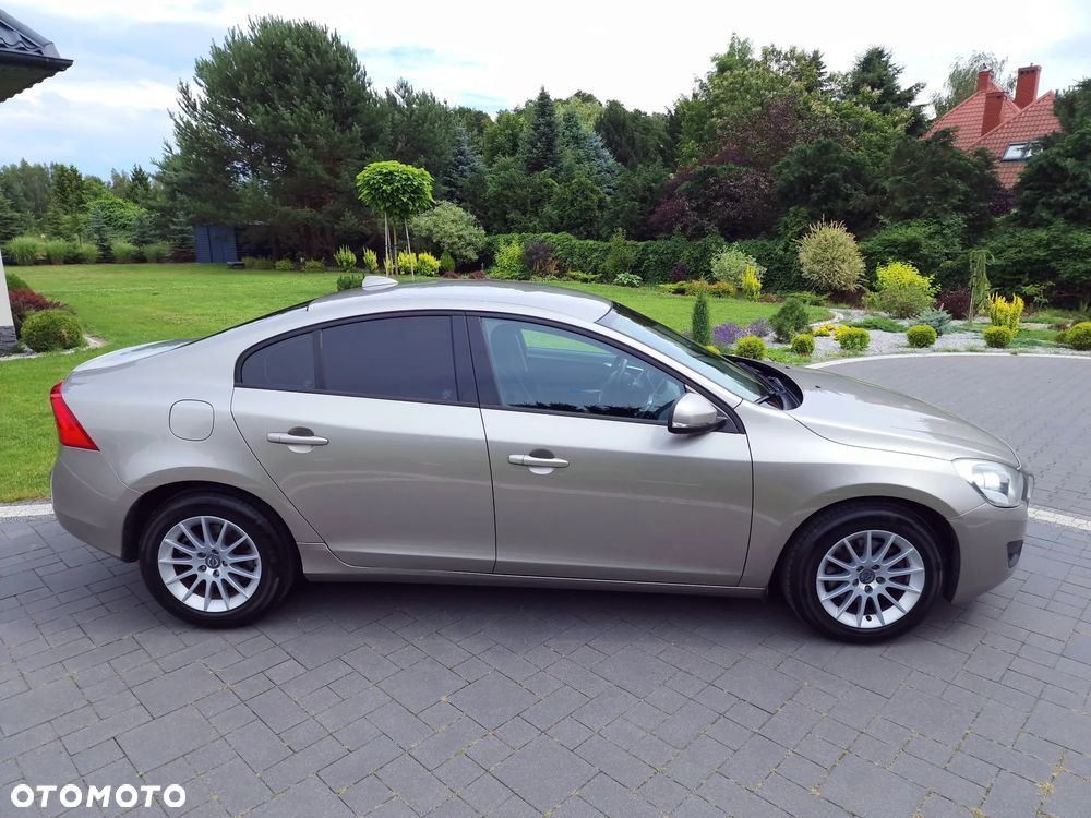 Volvo S60 D2 Kinetic - 4