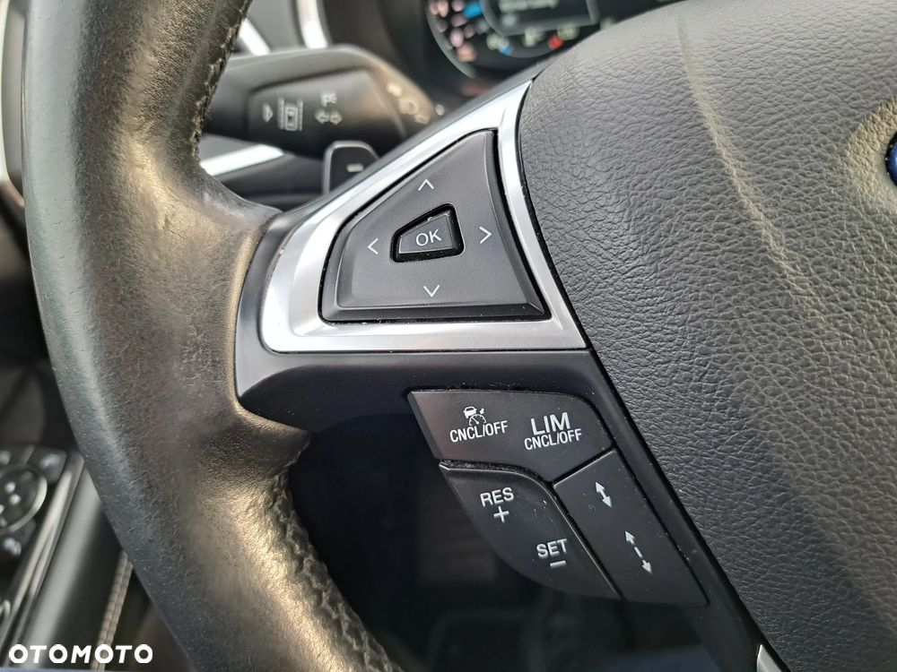 Ford S-Max - 10