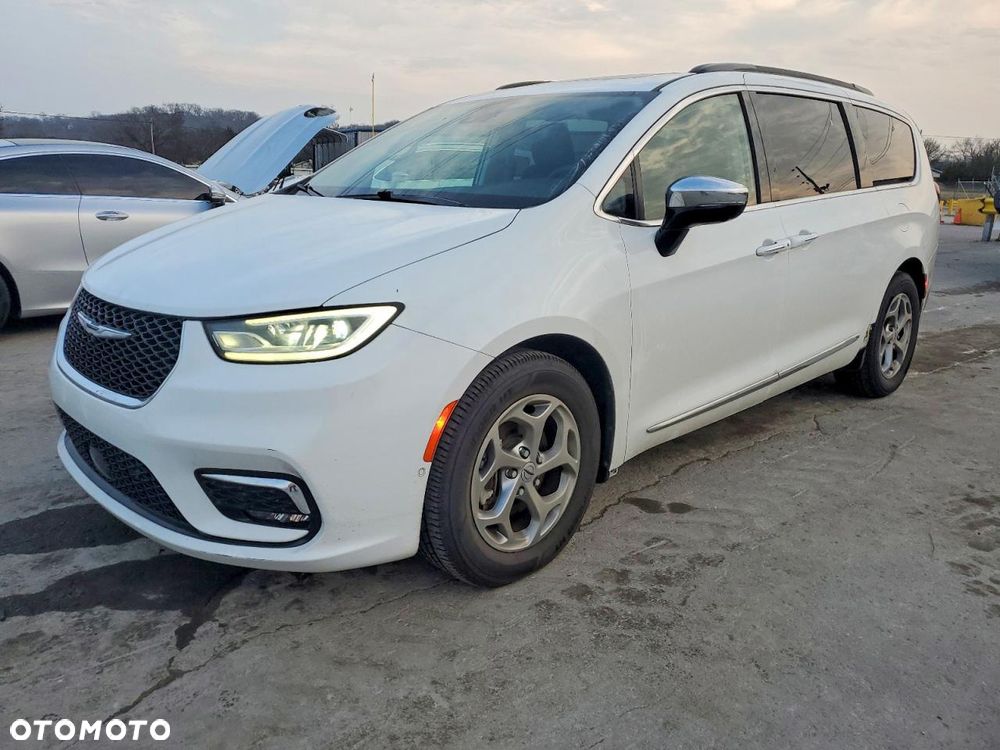 Chrysler Pacifica - 2