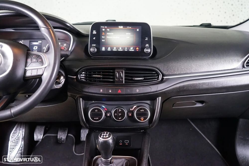 Fiat Tipo Station Wagon 1.3 M-Jet Lounge - 35