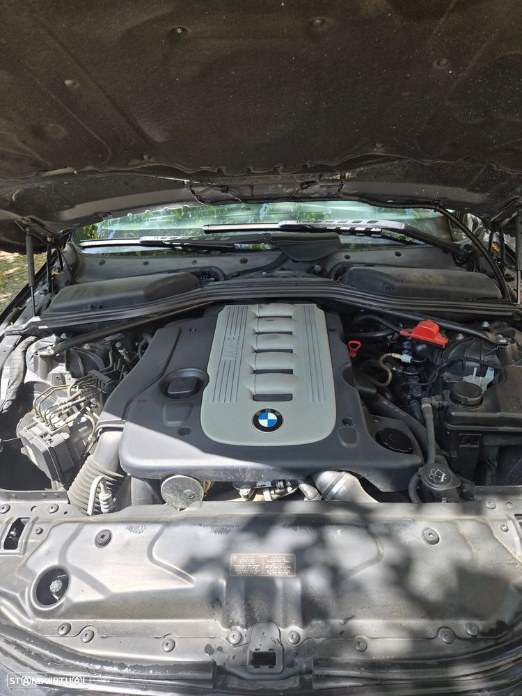 BMW 525 d Touring - 12