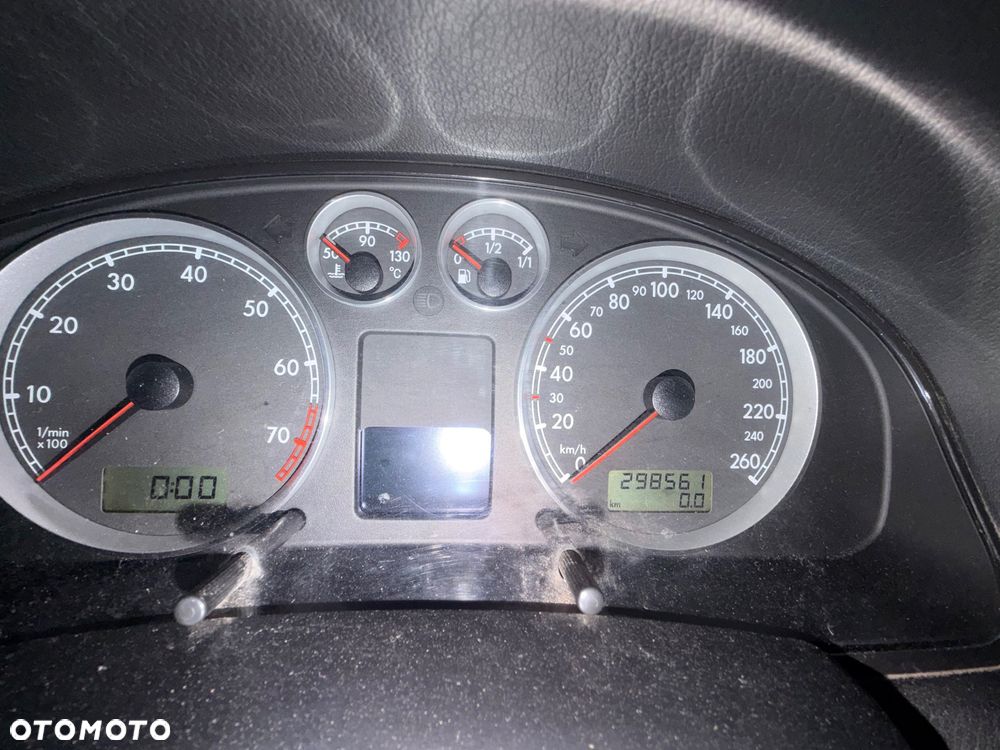 Volkswagen Passat 1.6 - 6