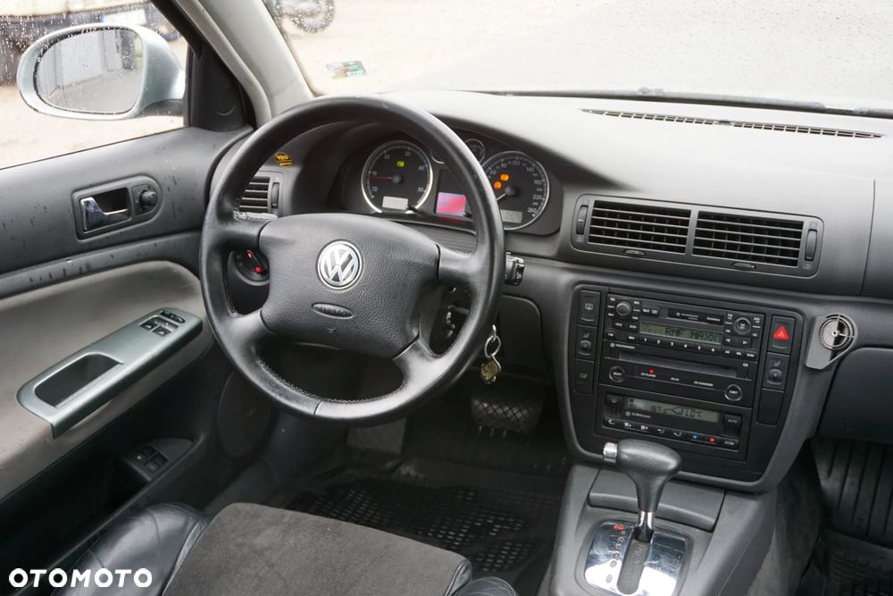 Volkswagen Passat 1.9 TDI Basis - 17