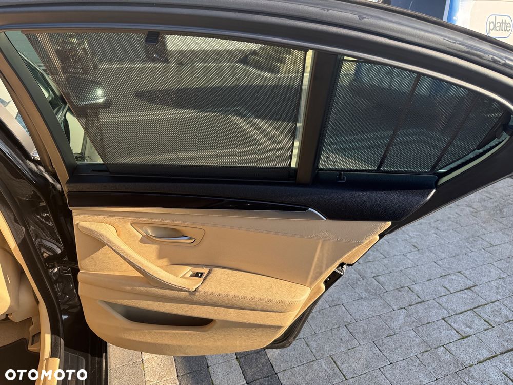BMW Seria 5 520d Luxury Line - 27