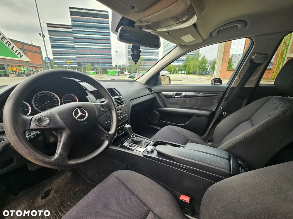 Mercedes-Benz Klasa C 220 CDI BlueEff 4-Matic Avantgarde - 9