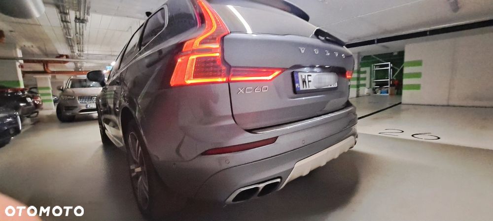 Volvo XC 60 T5 AWD Momentum - 4