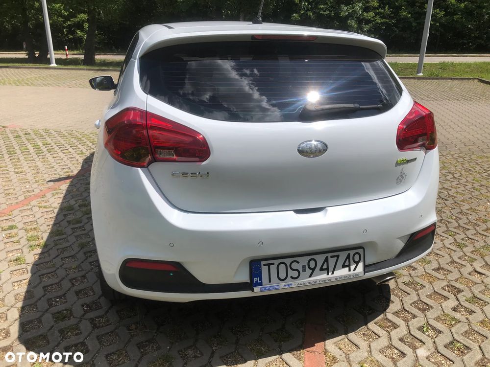 Kia Ceed 1.6 CRDi 128 Dream Team Edition - 25