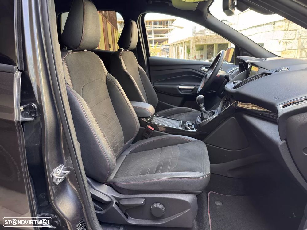 Ford Kuga 1.5 TDCi ST-Line - 25