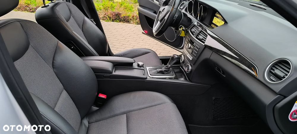 Mercedes-Benz Klasa C 220 CDI DPF Automatik Avantgarde - 35