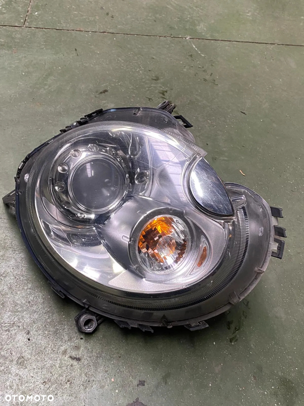 RELFEKTOR LAMPA PRAWA MINI COOPER R56 0301225274