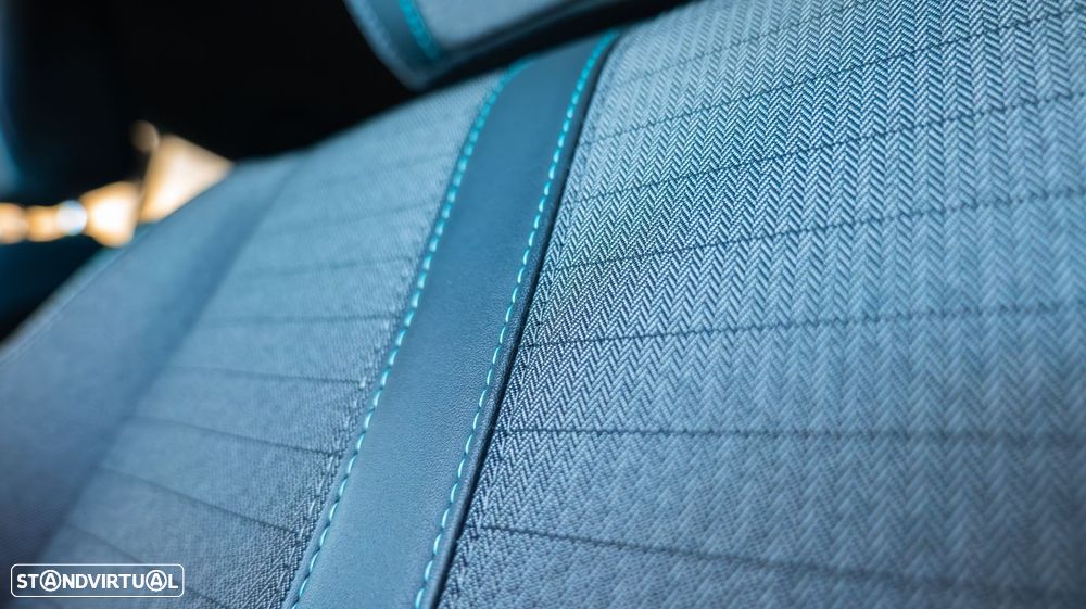 Peugeot 2008 1.2 PureTech Allure Pack EAT8 - 25