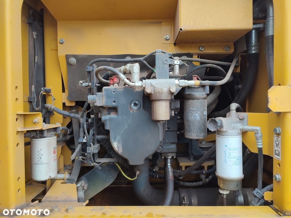 Komatsu PC 210 LC-11 - 18