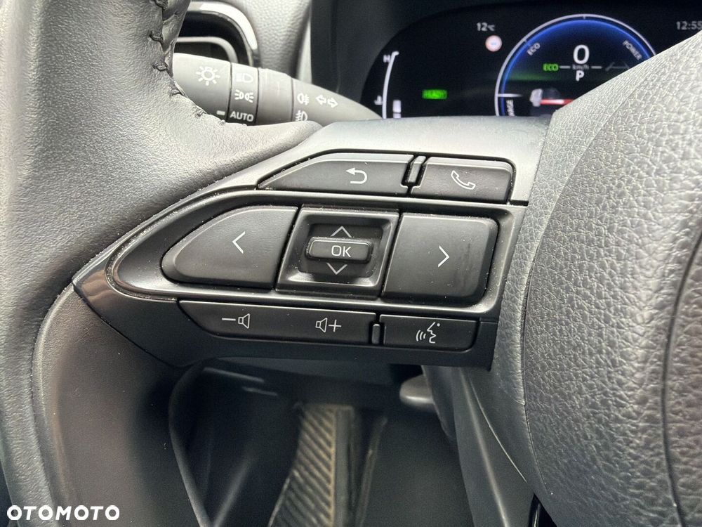 Toyota Yaris Hybrid 1.5 Style - 11