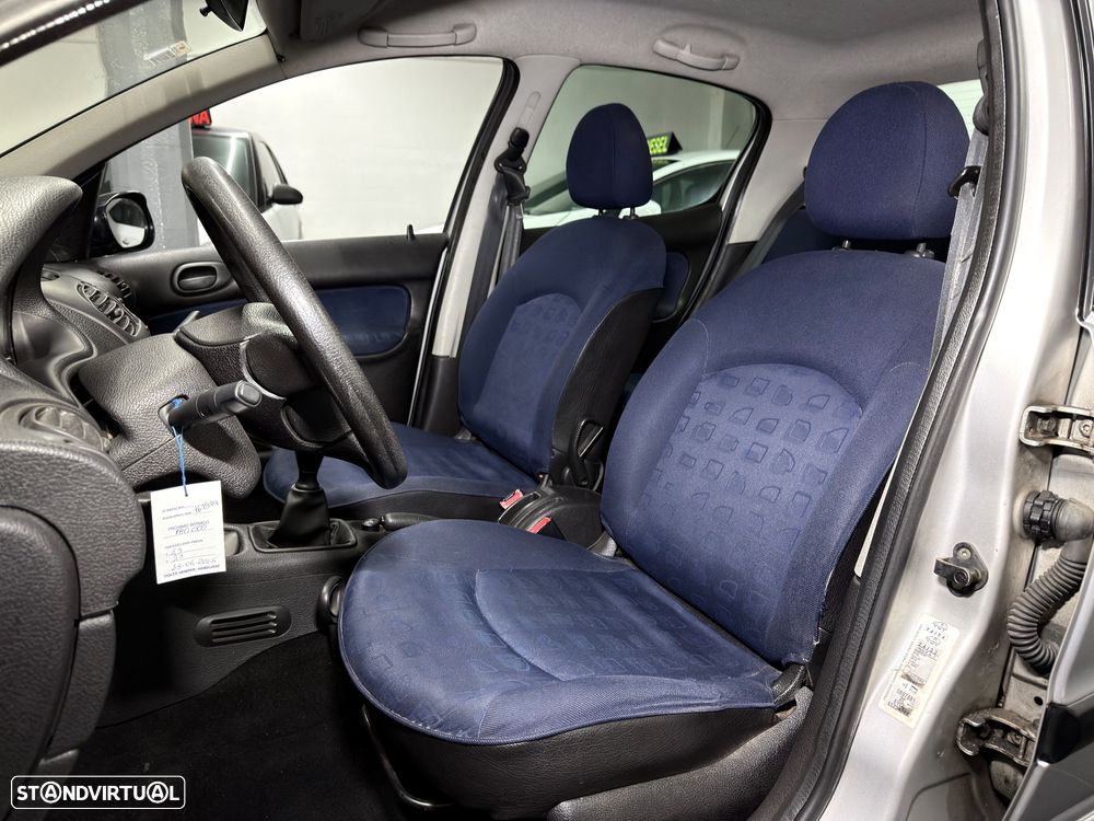 Peugeot 206 1.1 XR Présence - 12