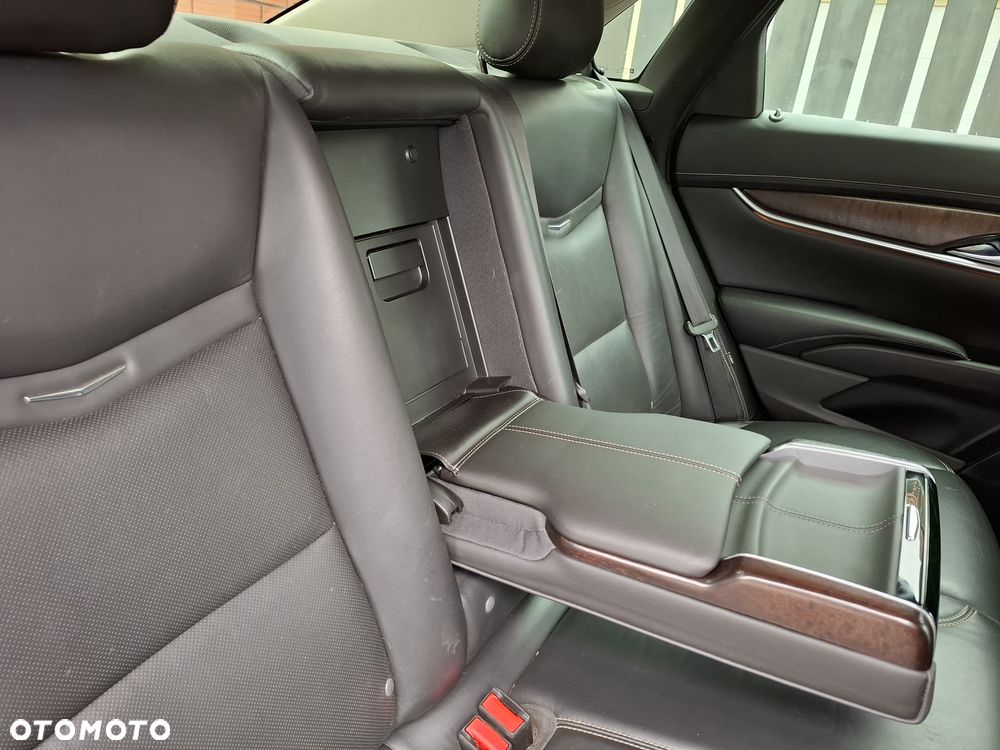 Cadillac XTS - 12