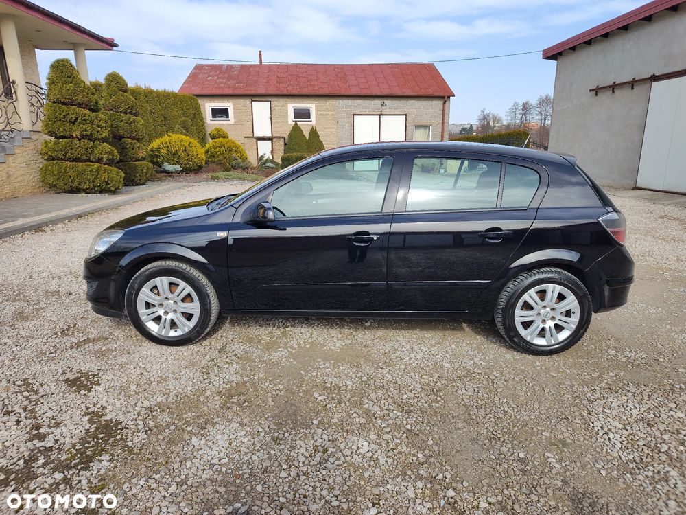 Opel Astra 2007 photo 2