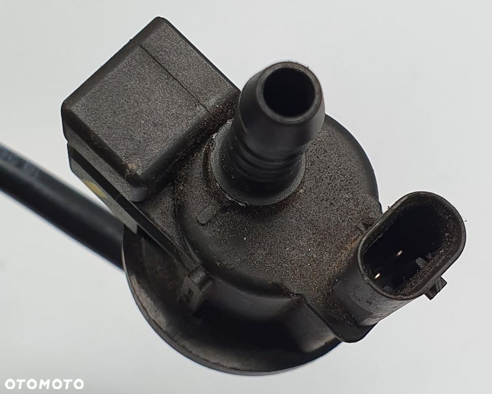 ZAWÓR PRZEWÓD PODCIŚNIENIA VW PASSAT B6 06F133529E - 2