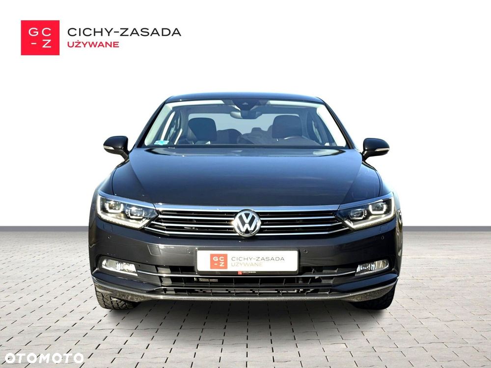Volkswagen Passat - 2