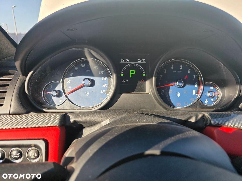 Maserati GranTurismo S Automat - 23