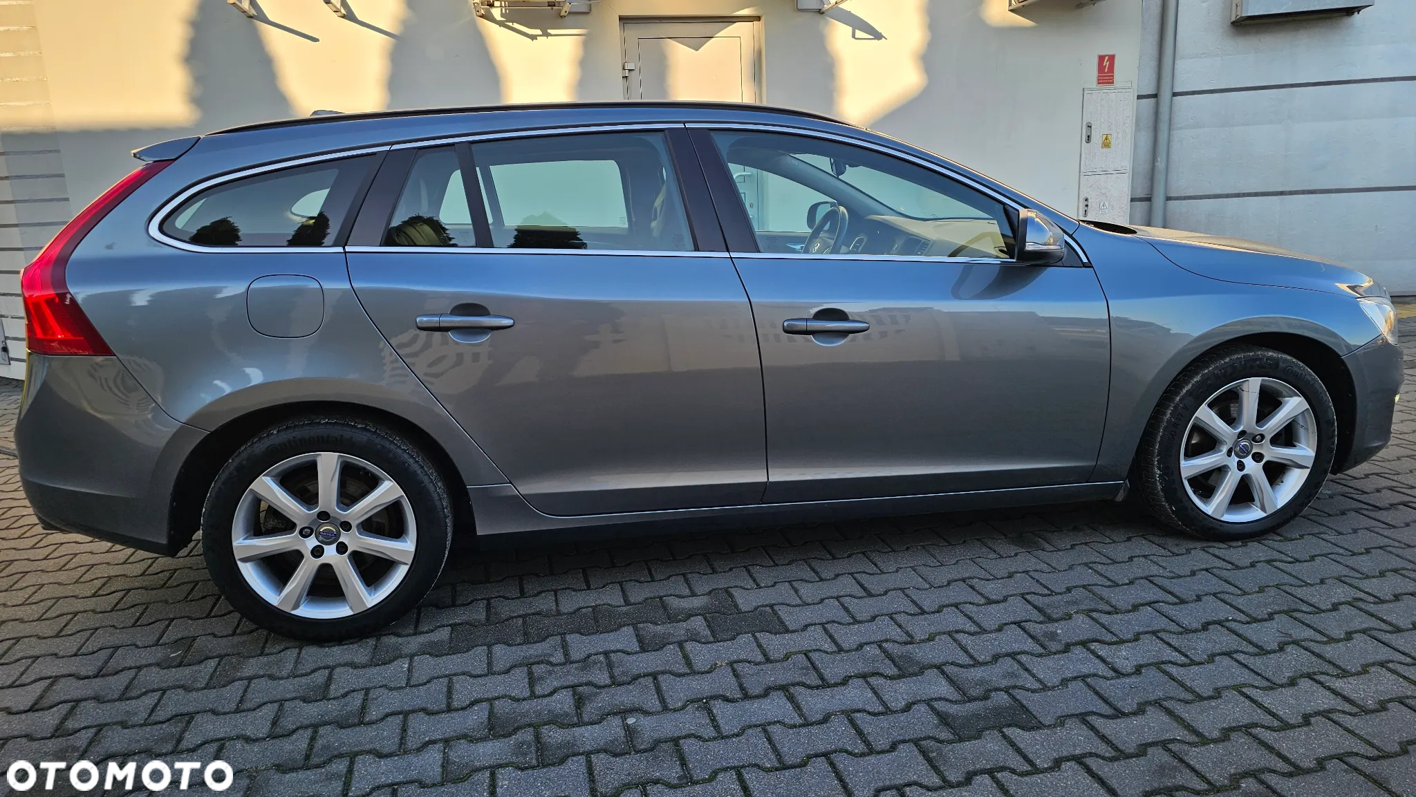 Volvo V60 D4 Drive-E Summum - 11