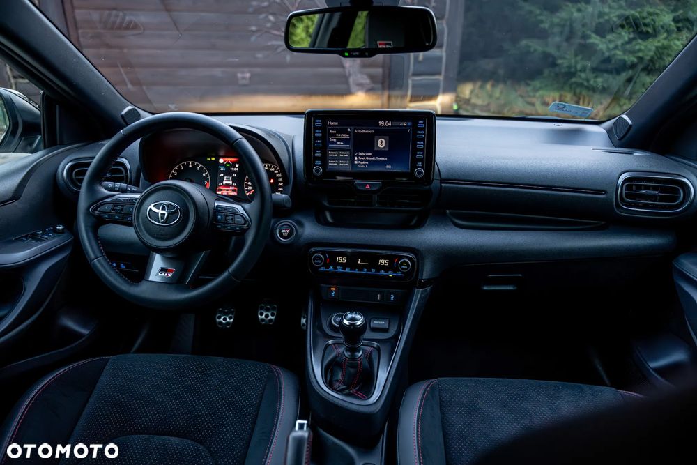 Toyota GR Yaris 1.6 Dynamic - 32
