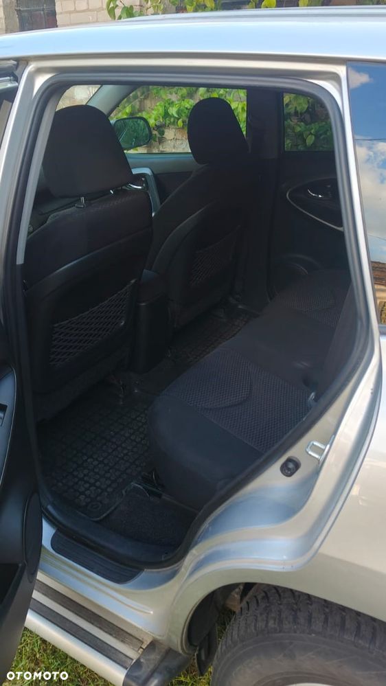 Toyota RAV4 2.0 VVT-i Sol - 8