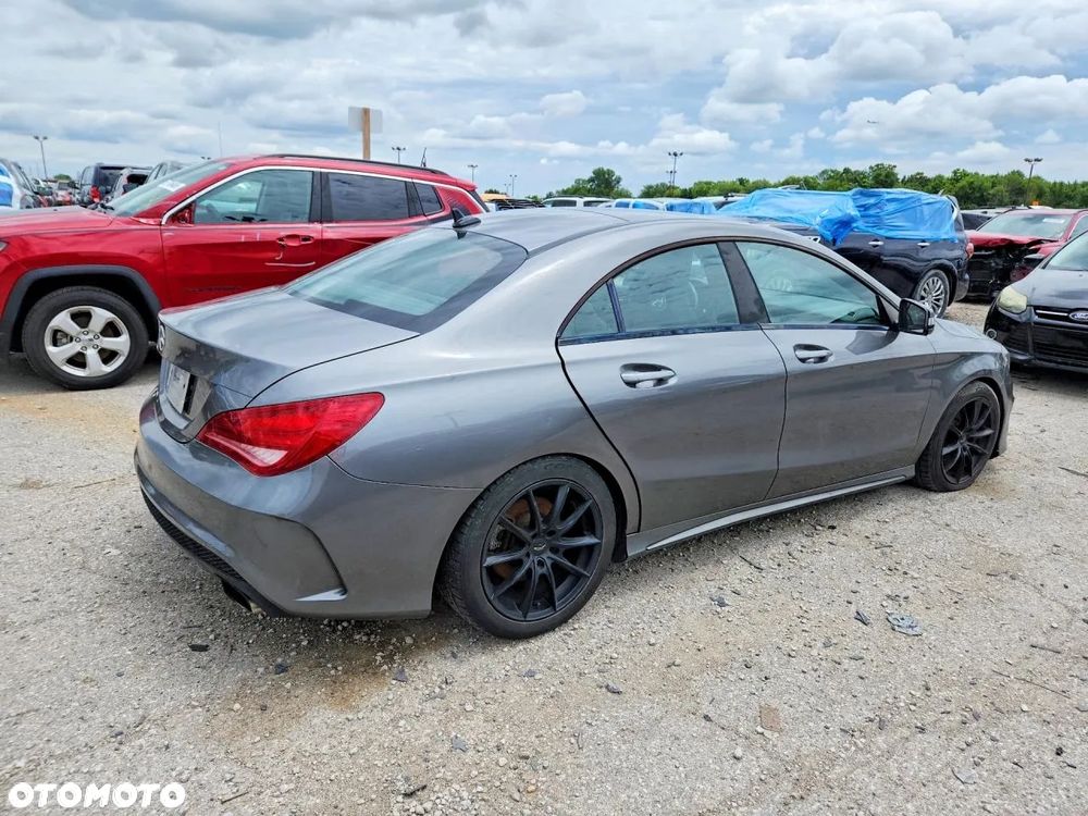 Mercedes-Benz CLA 250 4Matic 7G-DCT AMG Line - 6