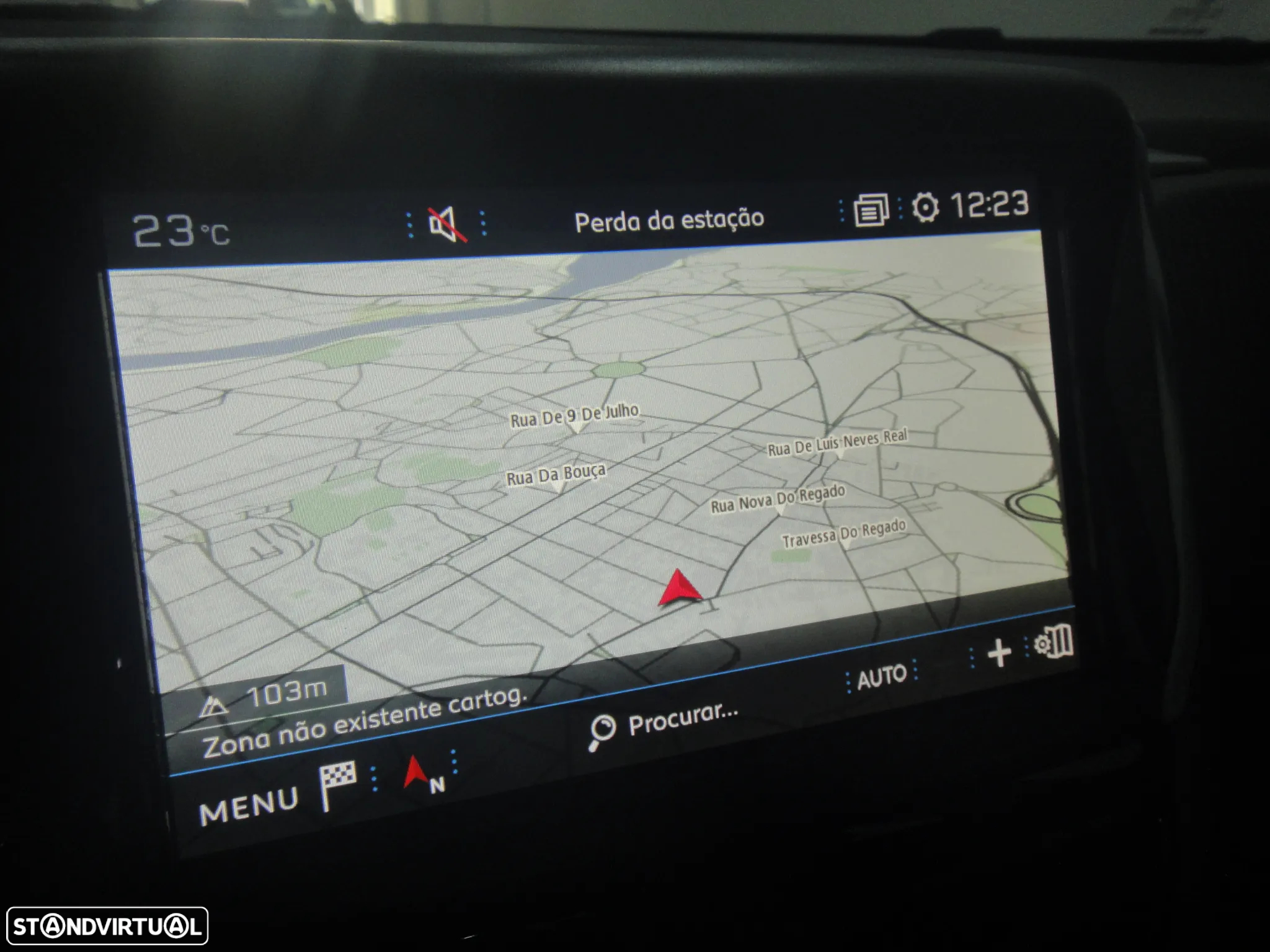 Peugeot 2008 1.2 PureTech Allure EAT6 - 24