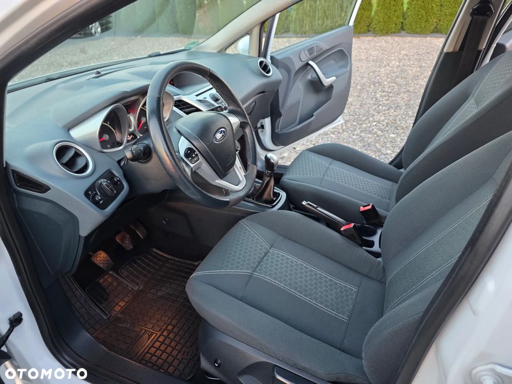 Ford Fiesta 1.25 Titanium EU5 - 19