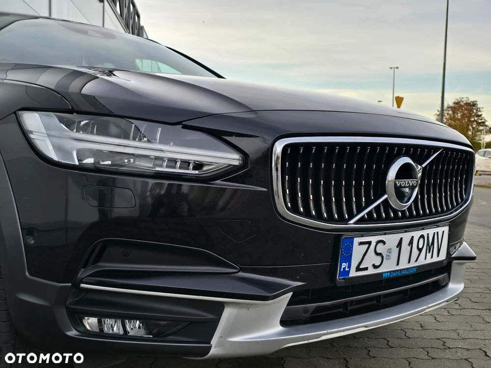 Volvo V90 Cross Country - 6