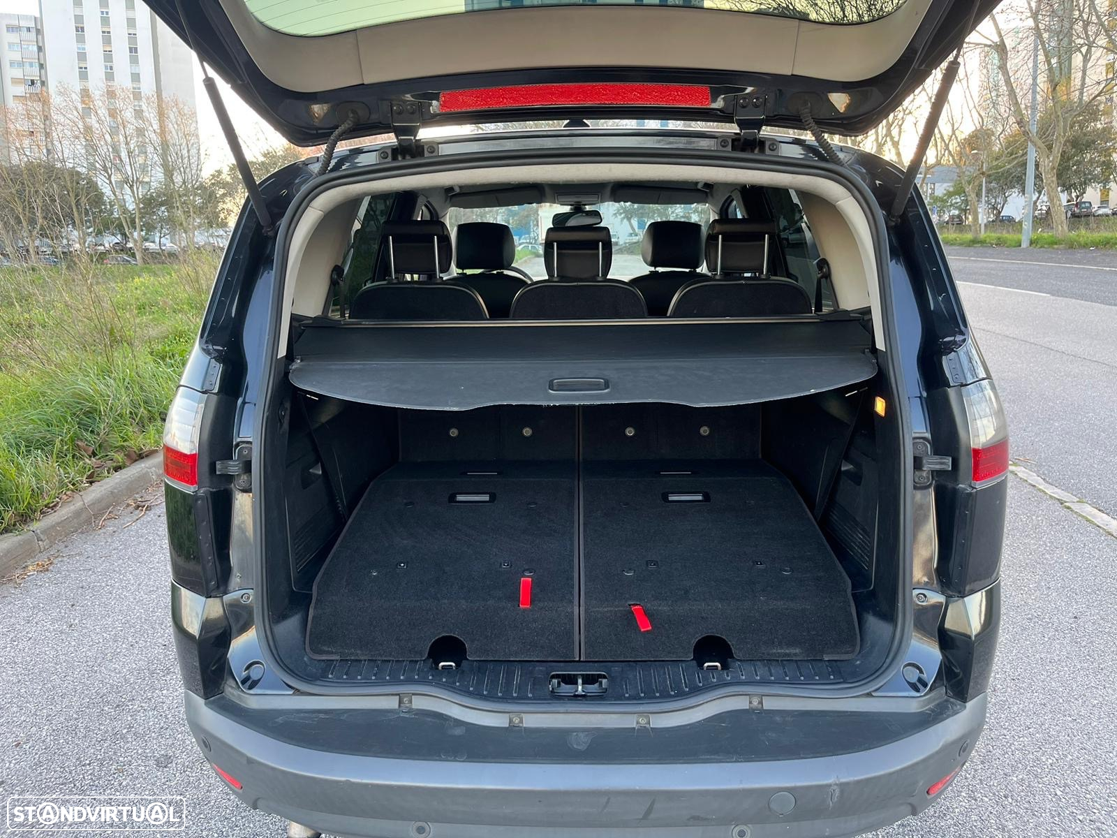 Ford S-Max 2.0 TDCi Titanium 7L - 25