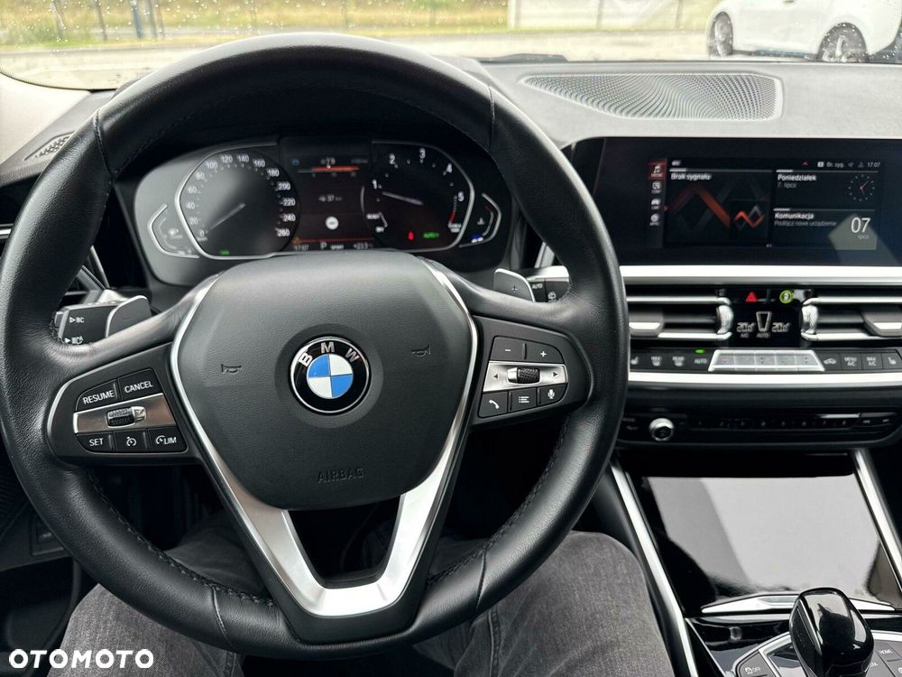 BMW Seria 3 320d Sport Line - 6