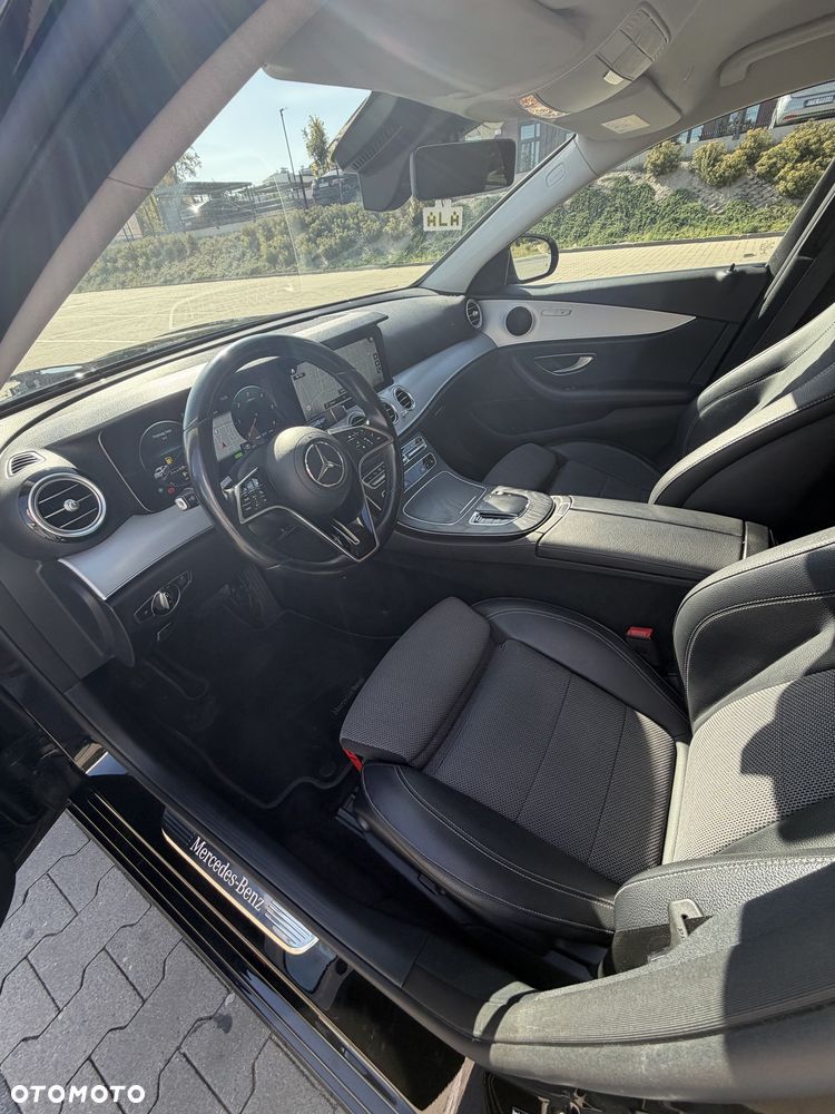 Mercedes-Benz E-Class 2022 photo 5