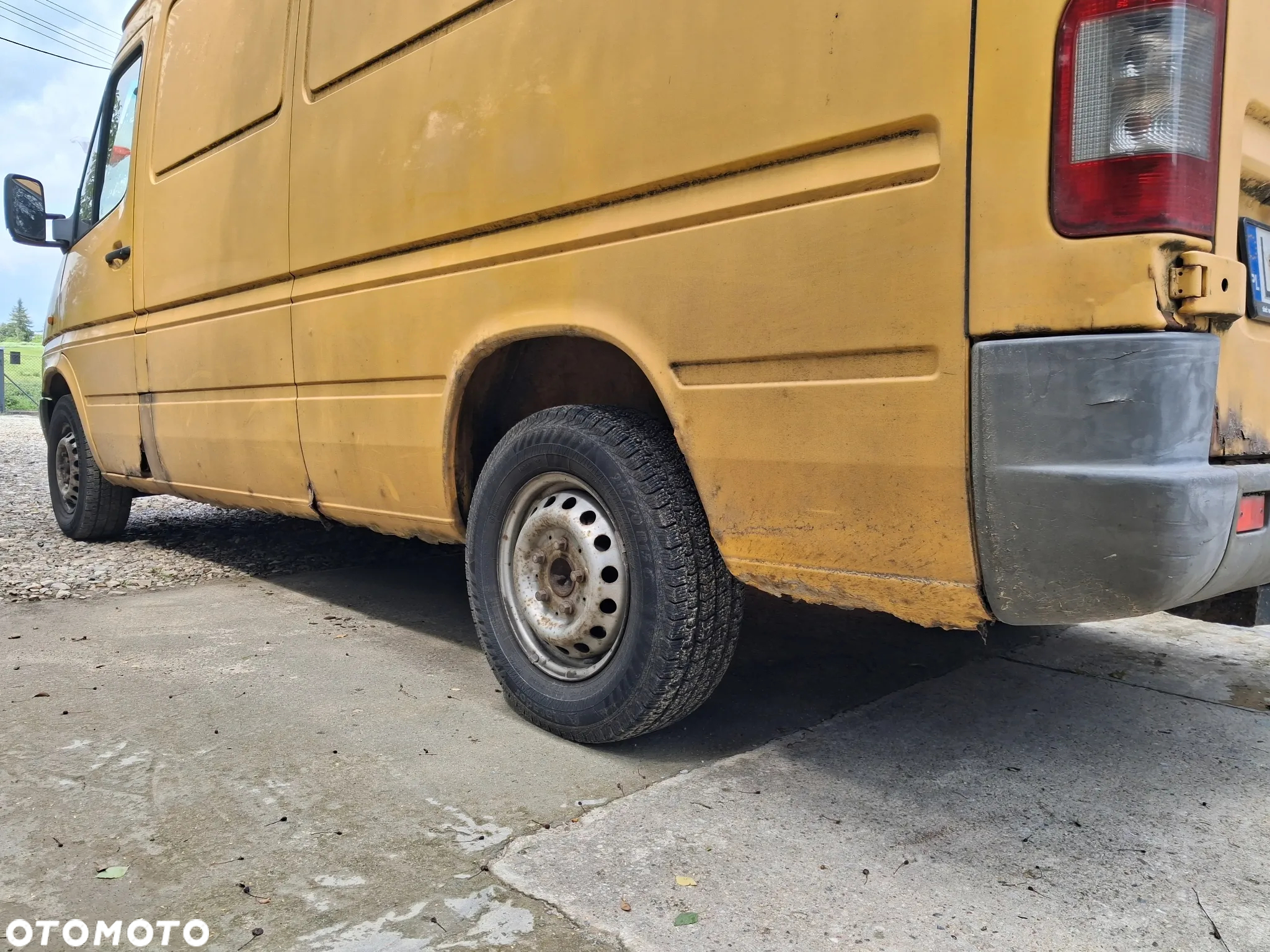 Mercedes-Benz Sprinter - 13