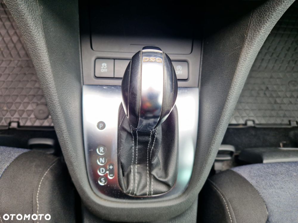 Volkswagen Golf 1.6 TDI DPF DSG Style - 28
