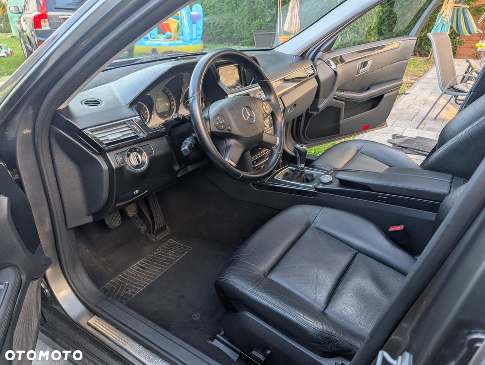 Mercedes-Benz Klasa E 220 CDI BlueEff Avantgarde - 9