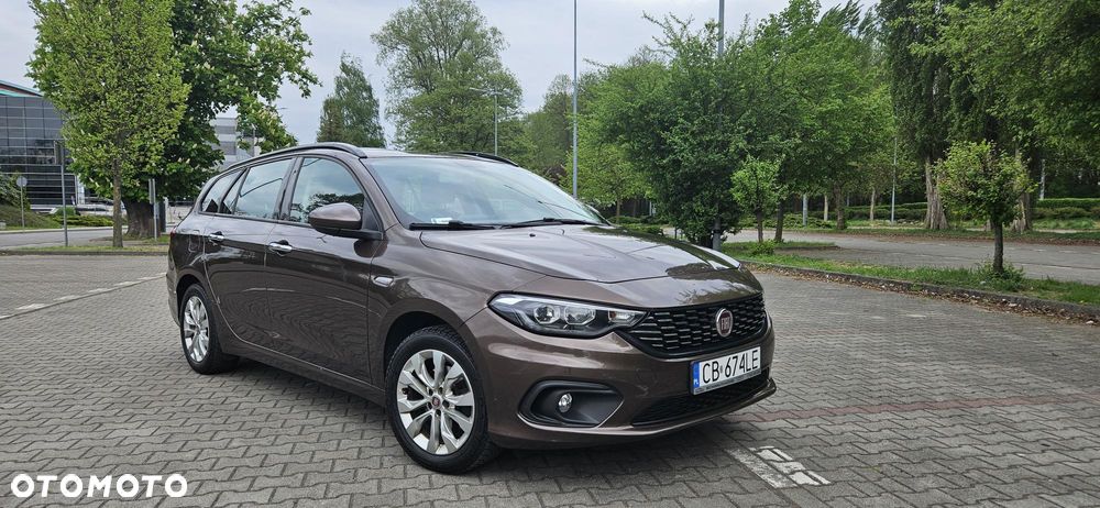 Fiat Tipo 1.4 16v Lounge EU6d - 2