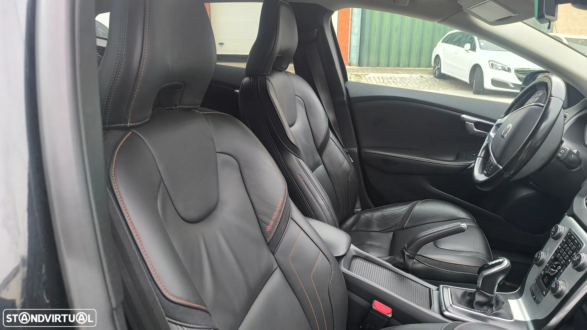 Volvo V40 1.6 D2 VOR Powershift - 14
